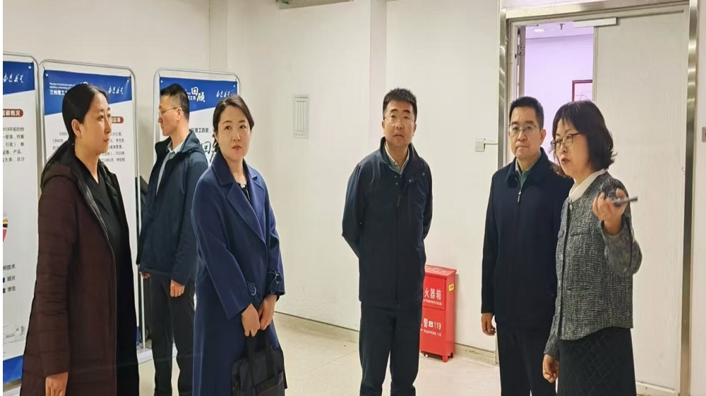 省委办公厅（省档案局）调研组来档案校史馆调研